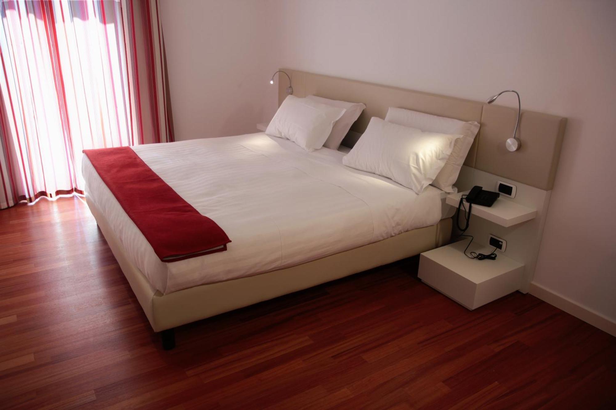 UNAHOTELS Le Terrazze Treviso Hotel&Residence Lancenigo Esterno foto